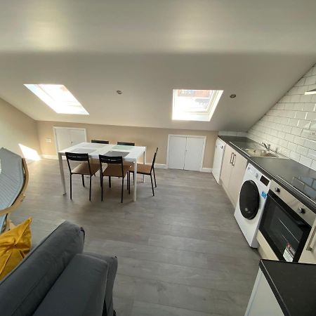 Stunning 1 Bedroom Flat In Wood Green Лондон Екстер'єр фото