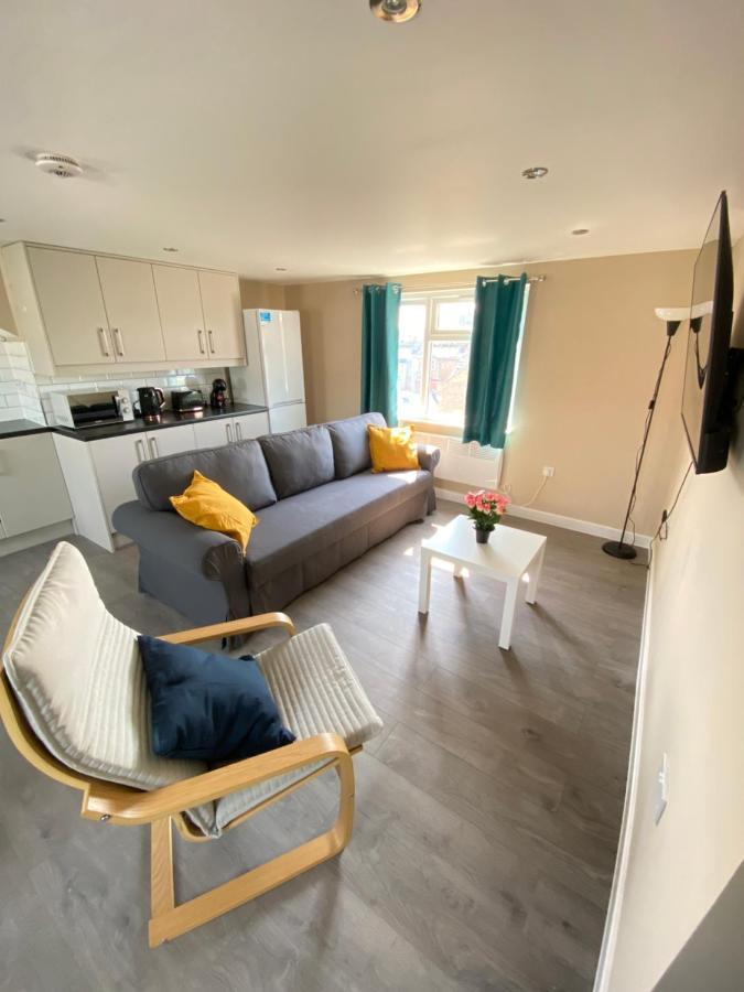 Stunning 1 Bedroom Flat In Wood Green Лондон Екстер'єр фото