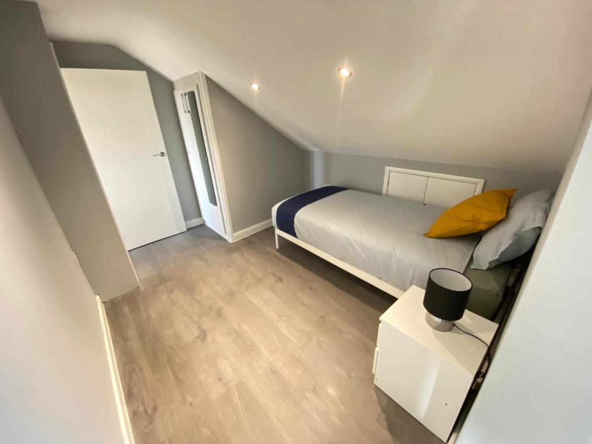 Stunning 1 Bedroom Flat In Wood Green Лондон Екстер'єр фото