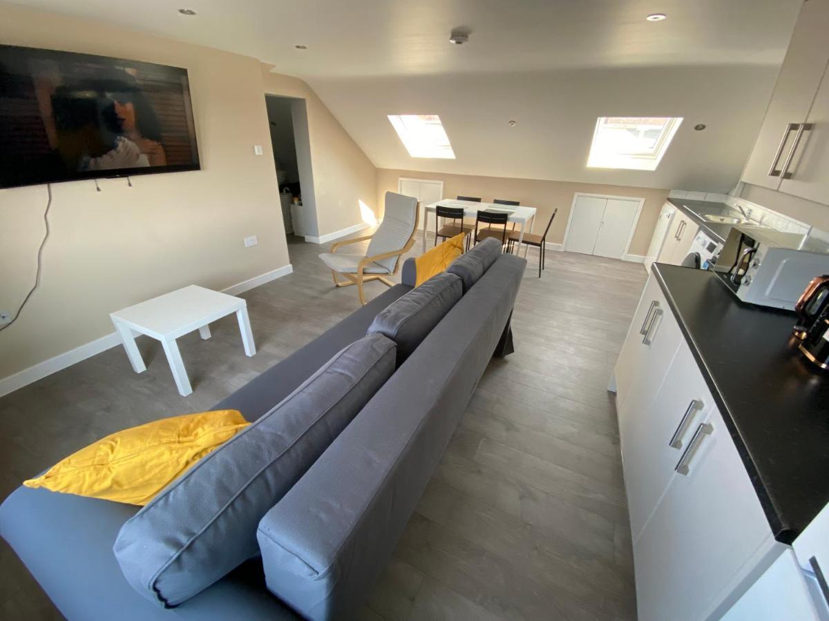 Stunning 1 Bedroom Flat In Wood Green Лондон Екстер'єр фото