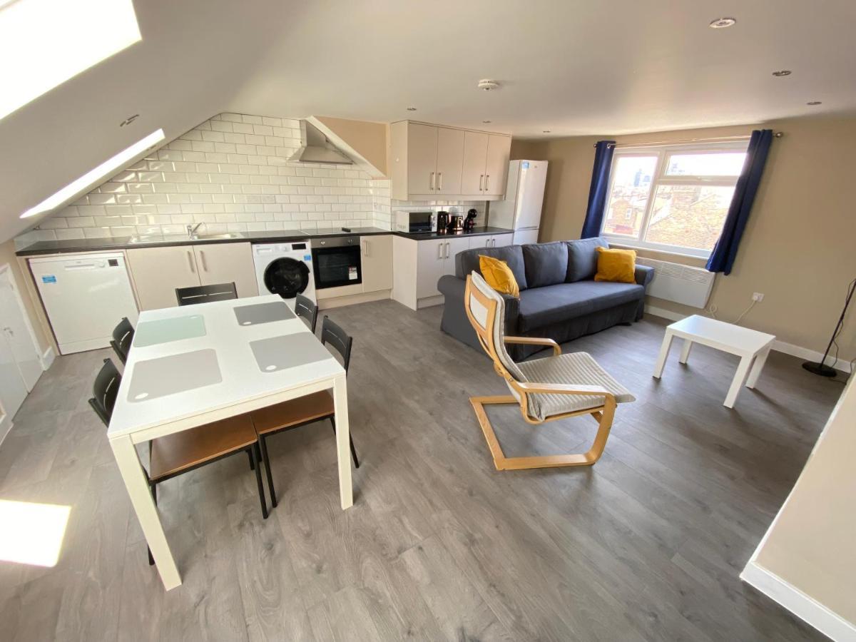 Stunning 1 Bedroom Flat In Wood Green Лондон Екстер'єр фото